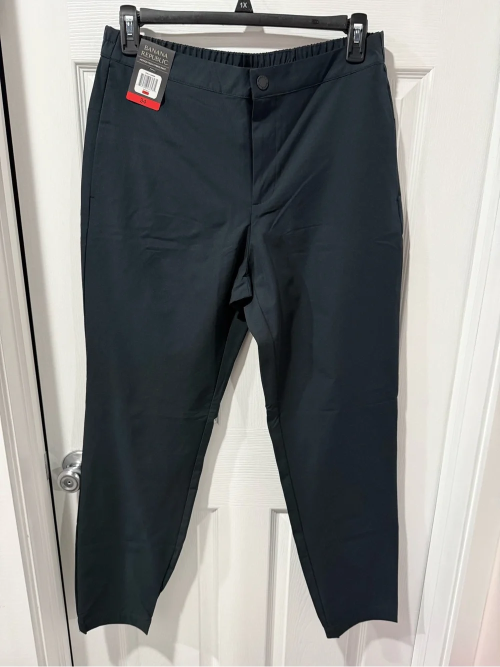 Banana Republic Motion tech hybrid pants Dark Navy size 34, 30 inseam